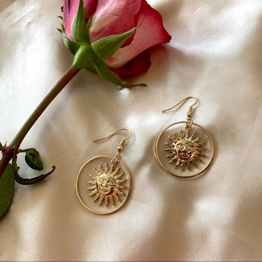 Bright Gold Shiny Sun Face Circle Earrings - Picture 3 of 12
